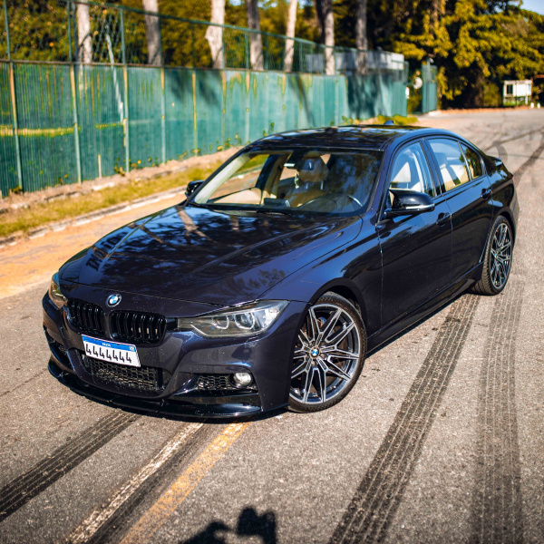 BMW 320I COM + DE R$50.000,00 